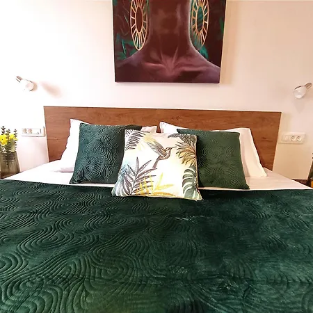 Pensión 4star 'kata' - With Private Bathroom And Free Air-conditioned Summer Kitchen